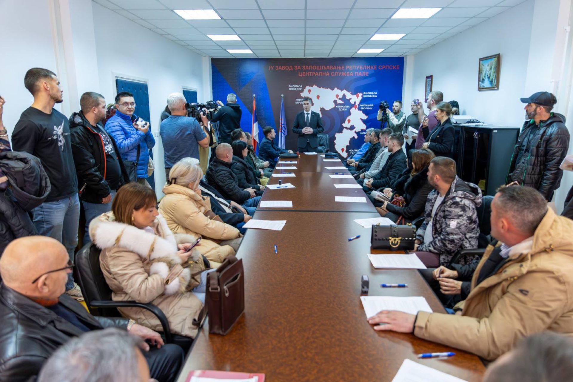 У Палама потписани уговори за запошљавање 150 лица у оквиру програма за 2025. годину