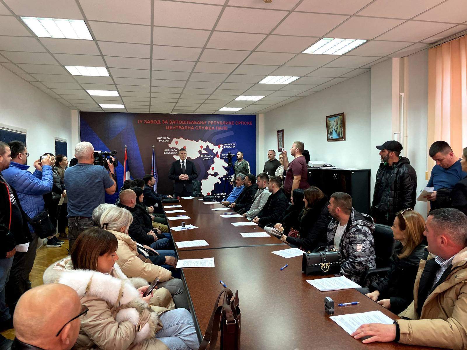 У Палама потписани уговори за запошљавање 150 лица у оквиру програма за 2025. годину