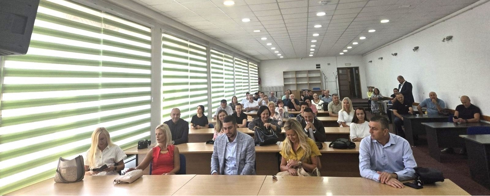 У Фочи и Рудом потписани први уговори по програмима запошљавања и самозапошљавања 