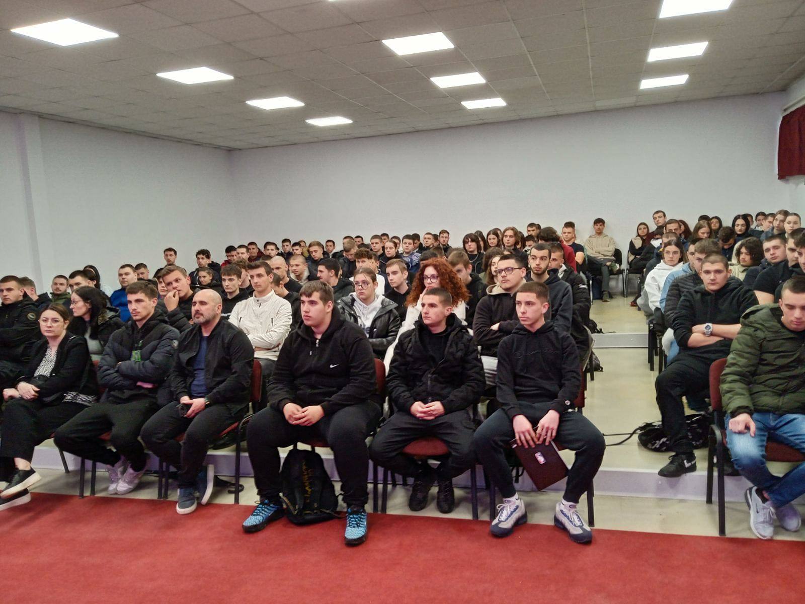 Кључне одлуке пред матурантима – Професионална оријентација ученика у СШЦ Добој